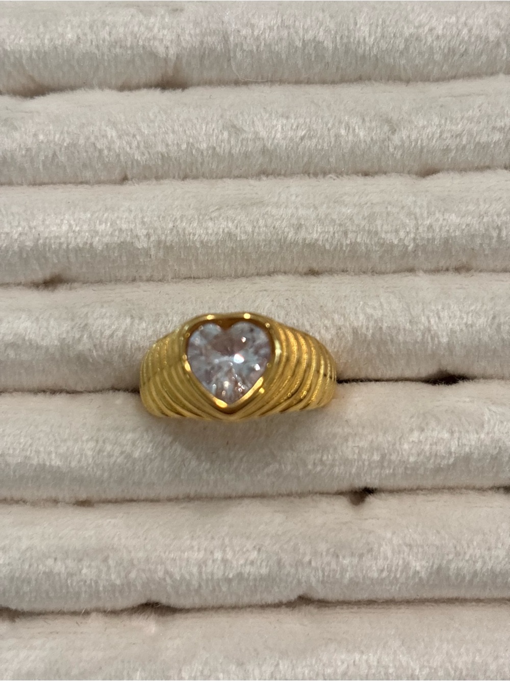 Vintage Gold Heart Ring with Clear Heart-Cut Bezel Stone sz 7